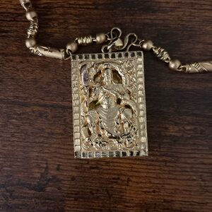 Elegant Gold-plated Pendant Necklace